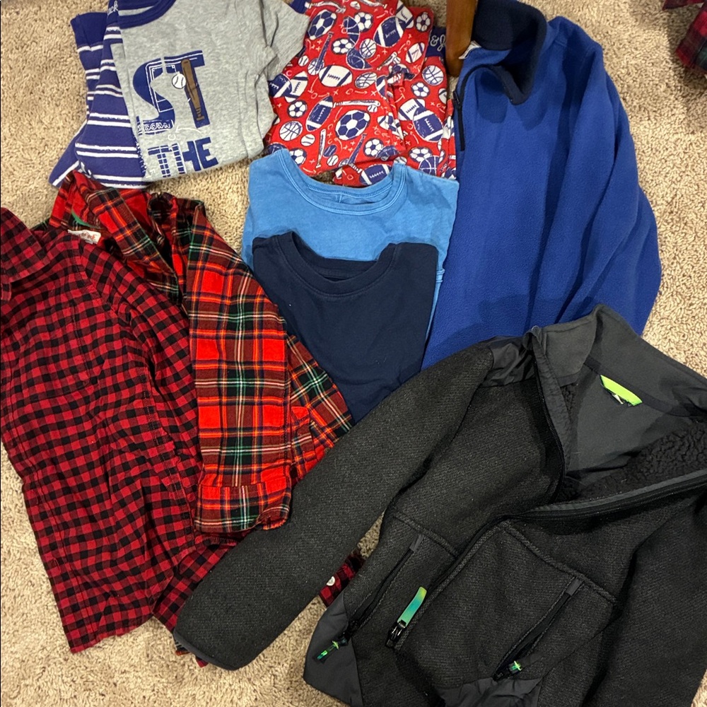 Boys small fall/winter lot 
10 pie es